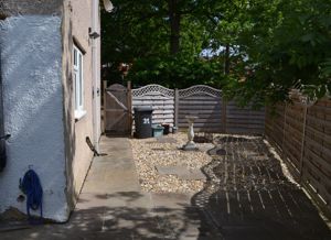 Side garden- click for photo gallery